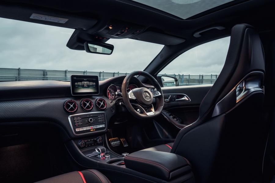  Mercedes-AMG A45 4Matic 2015 года  (UK) (фото 17 из 17)